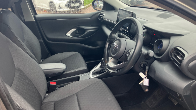 Toyota Yaris 1.5 Hybrid Design 5dr CVT Hybrid Hatchback